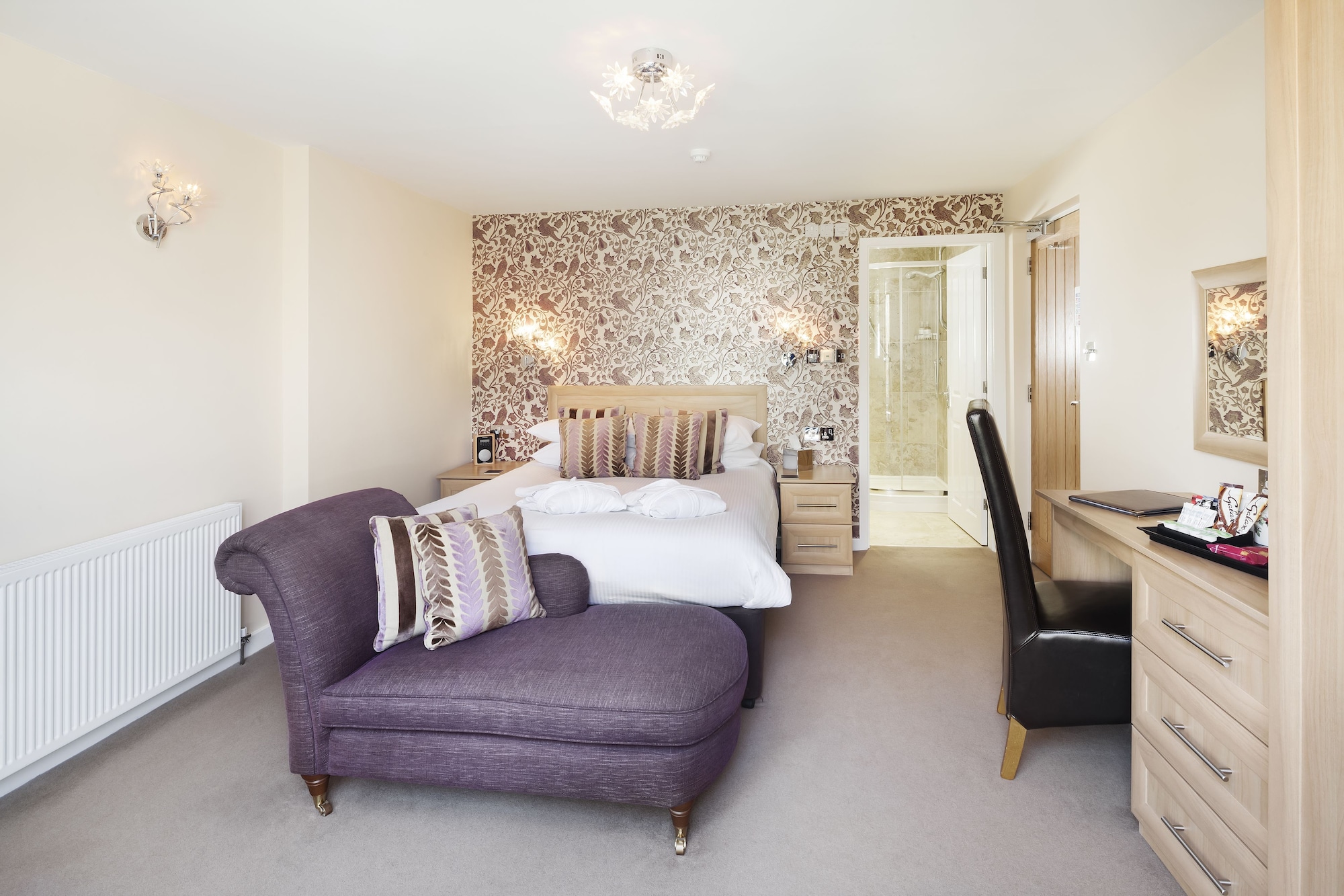 豪华双人房，阳台（14号房一楼）