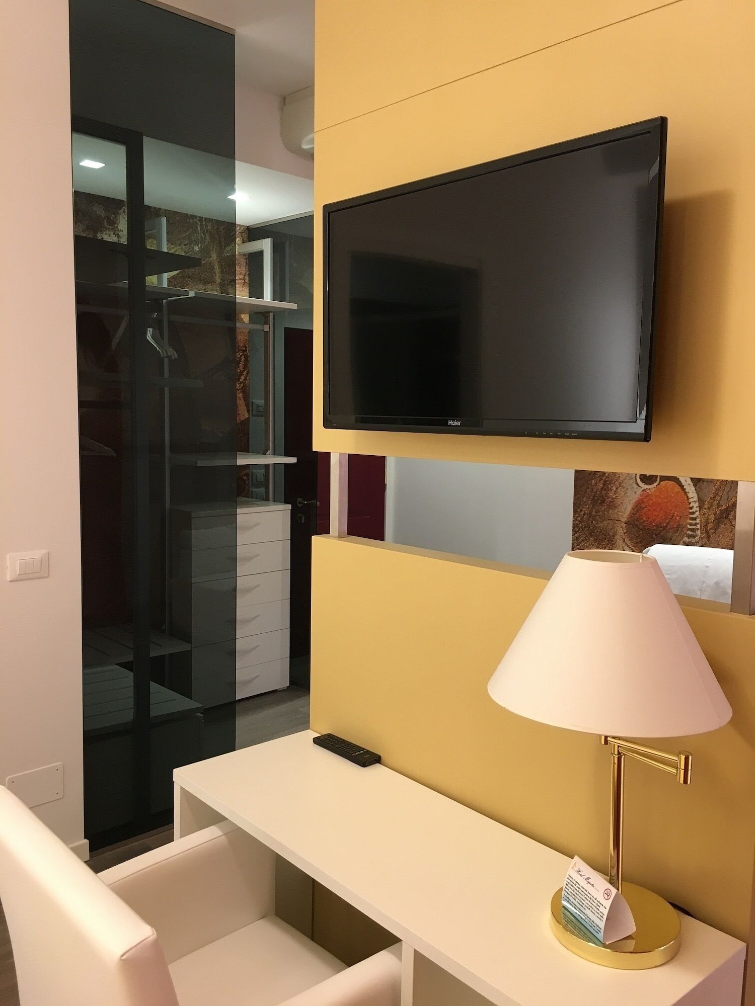 高级双人间或双床间享有部分海景