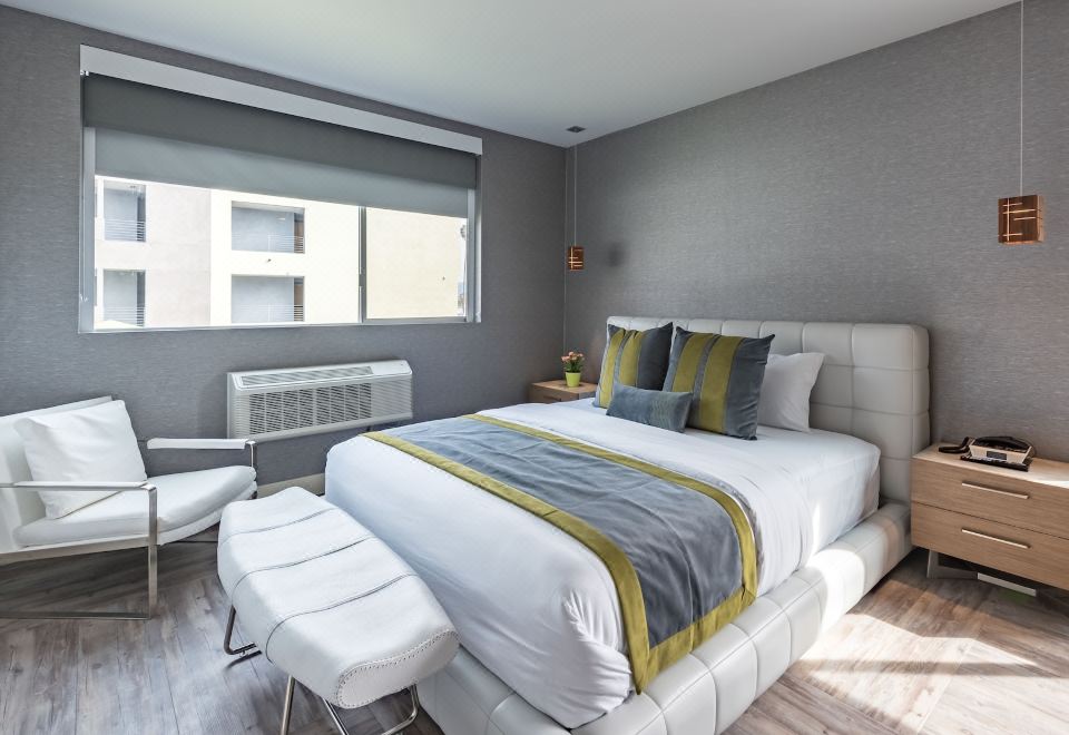 Lexen Hotel - North Hollywood Near Universal StudiosMagnolia Suite, 1 King Bed, Separate Living Room