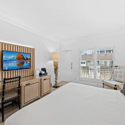 Standard King Room Beachcomber Resort & Club Promo Code