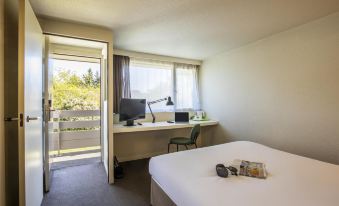 Campanile Evry Est - Saint Germain les Corbeil - Housity