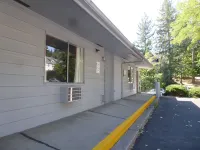 Cougar Land Motel