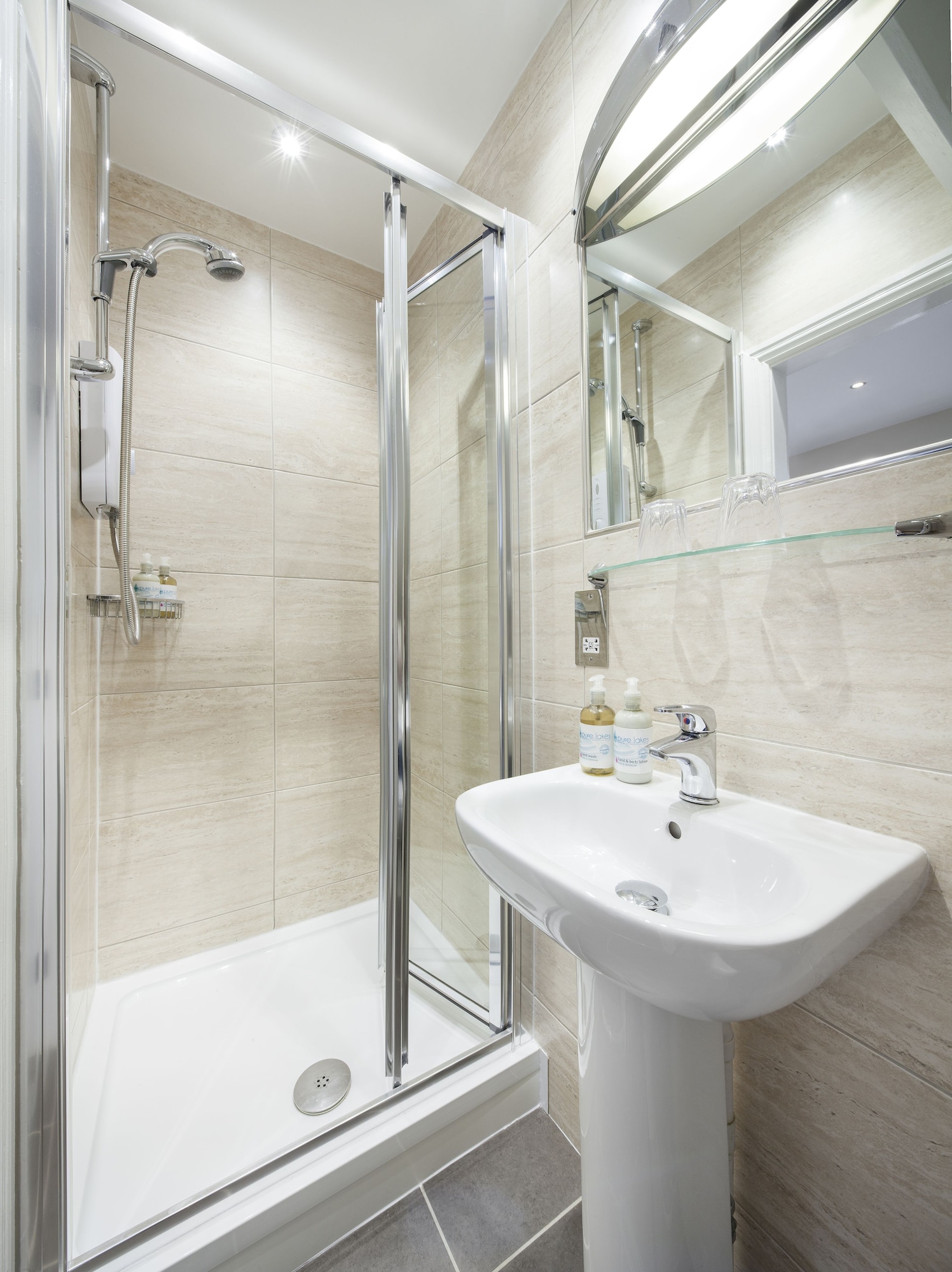 小型双人房（5号房二楼）