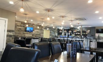 Halfway Hotel - Housity