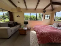 Lavender Studio at the foot of the Richmond Hills. Hotels in 