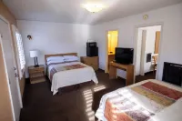Blue Pine Motel