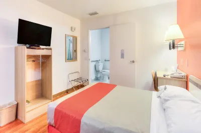 Motel 6 Tigard, or - Portland South - Lake Oswego Hotels in 
