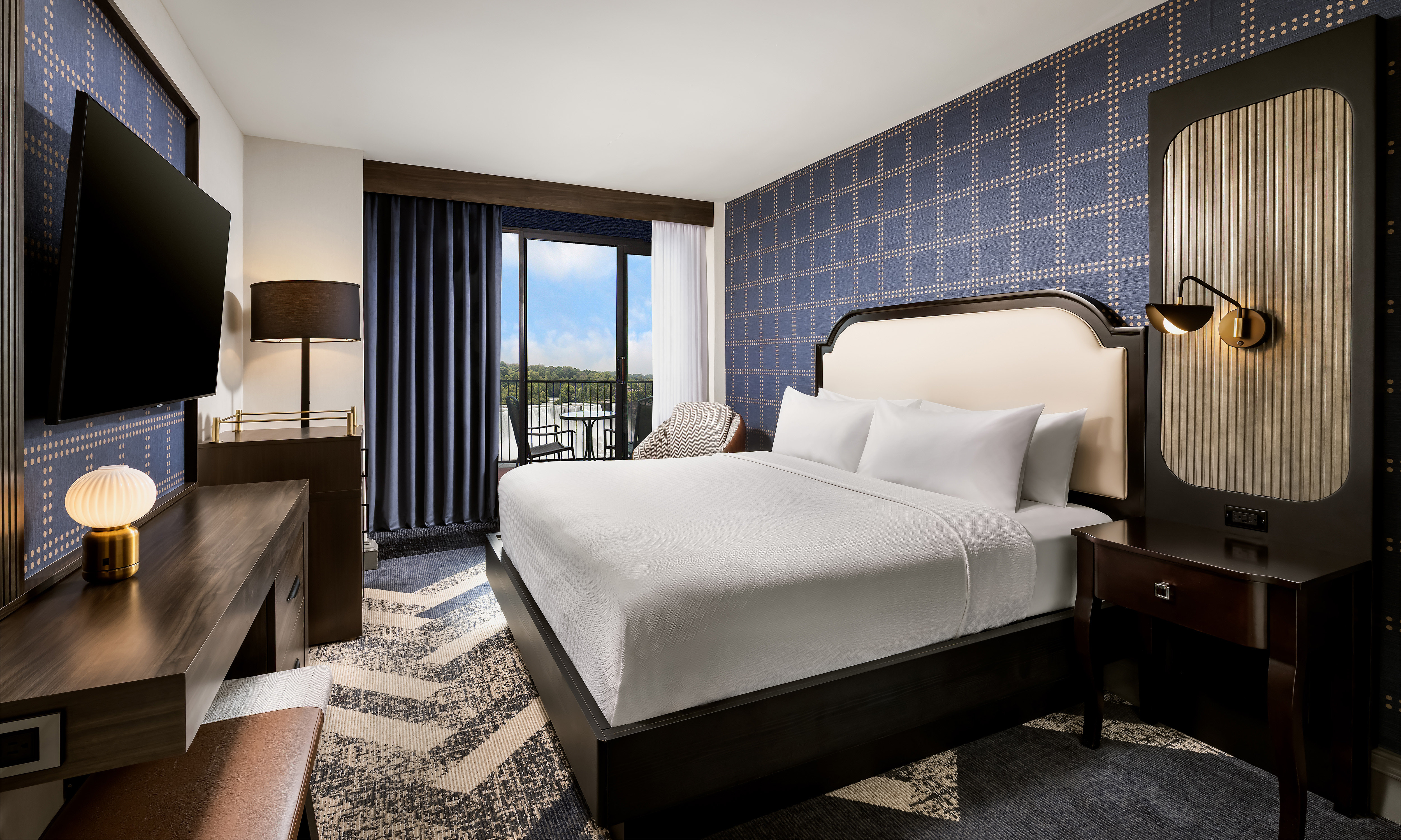 大床房阳台瀑布景观