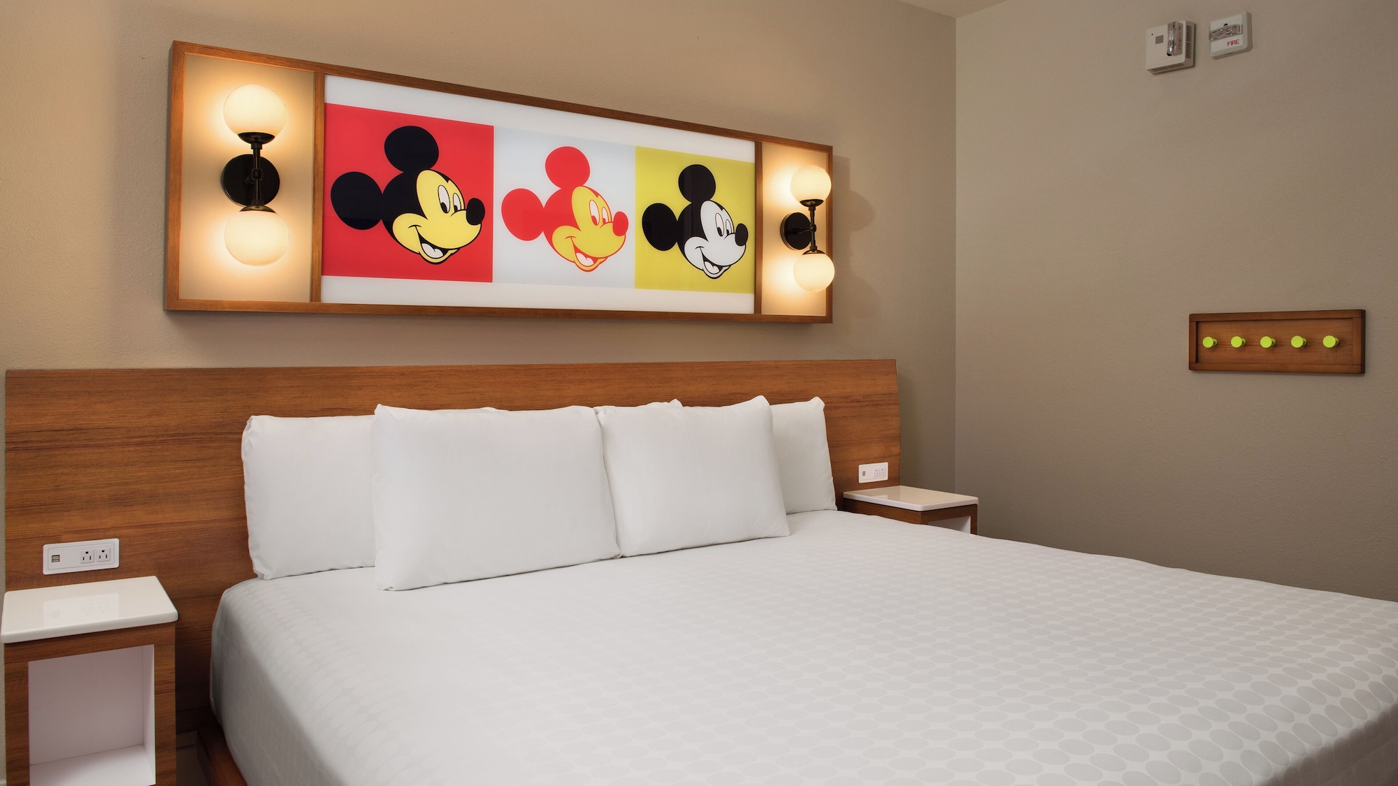 Disney's Pop Century Resort - Classic Years, Bay Lake - Book with