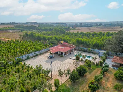 Courtyard Banyan Rustic 2 BHK villa Hotel a 