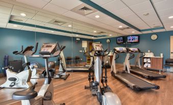 Holiday Inn Express & Suites Springfield-Medical District