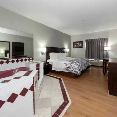 King Suite with Jetted Tub Smoking Red Roof Inn Atlanta Southeast Promo Code