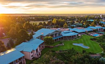 Garden of the Gods Resort & Club