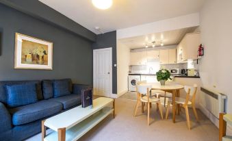 Altido Perfect Location! Charming Rose St Apt for Couples
