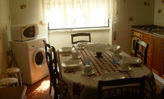3 Bedroom Apartment in a Ground Floor of a Vila Wseparate Kitchen Living Room