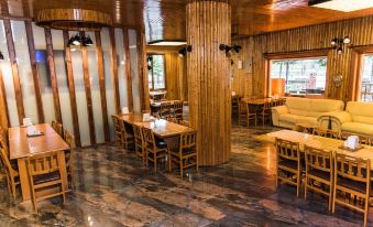 Resort Kaman Hotel - Housity