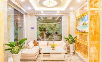Quang Anh Hotel by the Moment