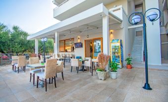 Hotel Emilia - Housity