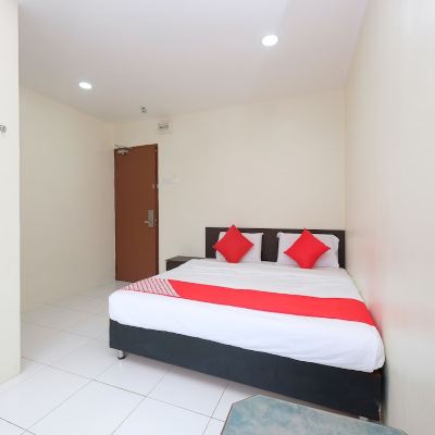 Bilik Deluxe Double Kupon OYO 1104 Q Hotel