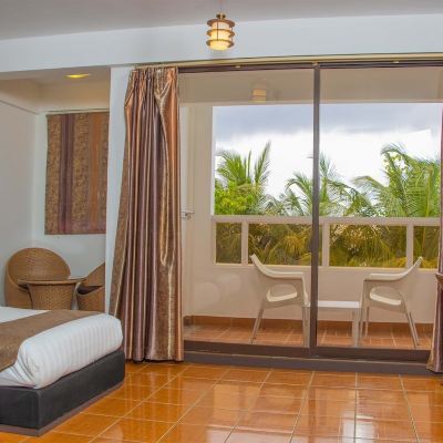 Deluxe Twin Room with Beach View