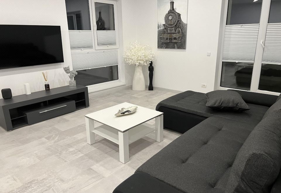Amazing 2-Room Penthouse Cityview W13