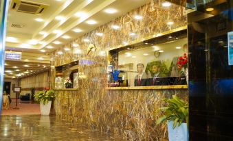 Indus Hotel - Housity