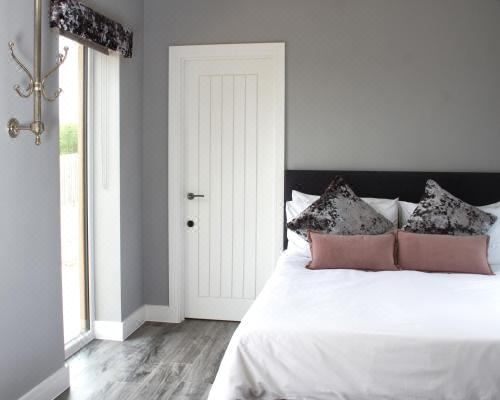 豪华特大床一室房