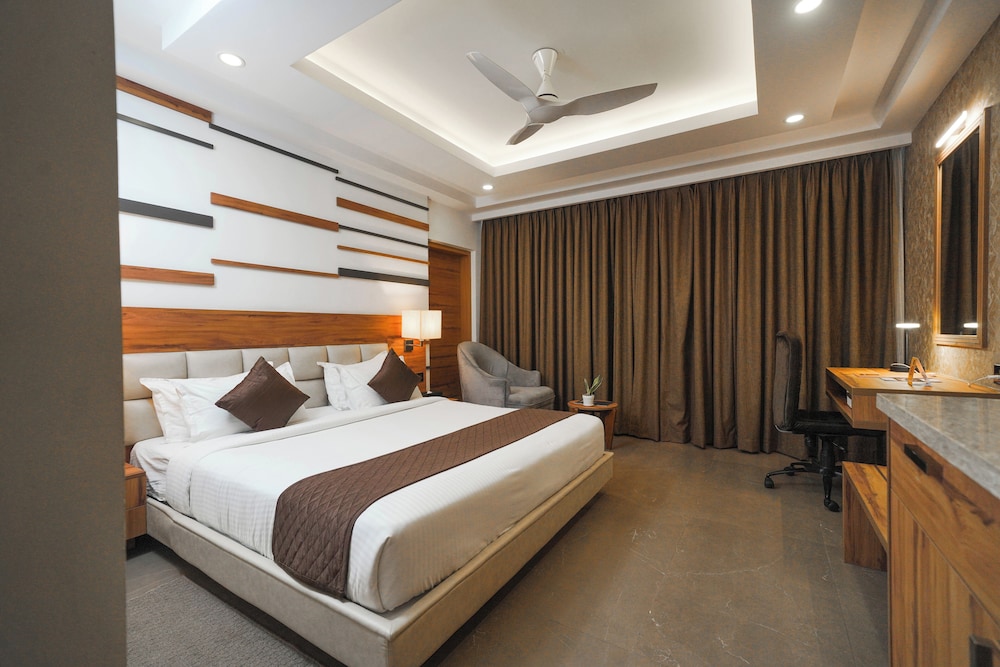 Deluxe King Room