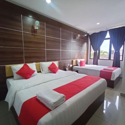 Bilik Deluxe Bertiga Kupon Anggerik Garden Hotel (AG Hotel)