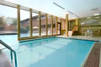 The Carlton Lodge