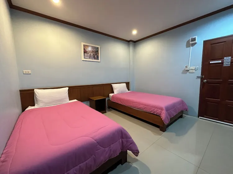 ห้องสแตนดาร์ด เตียงใหญ่หรือเตียงแฝด