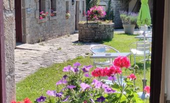 Domaine de Lesvaniel - Housity