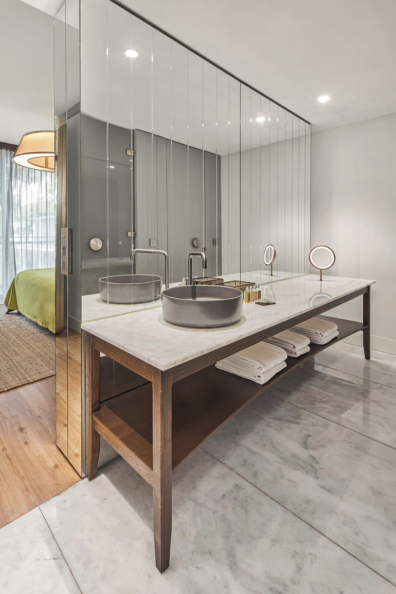 泻湖复式泳池接入