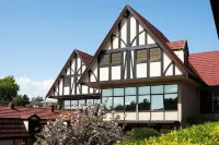 Village Family Motor Inn Hotel di 