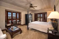 The Crane Resort Hotel a 