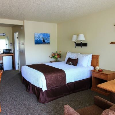 Guest Room with Queen Bed-Non Ocean View Fireside Motel Promo Code