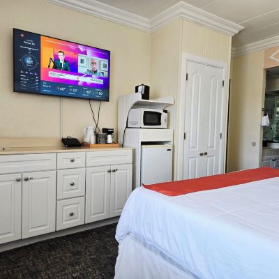 Standard Single Room, 1 King Bed, Courtyard View Gaido's Seaside Inn Promo Code