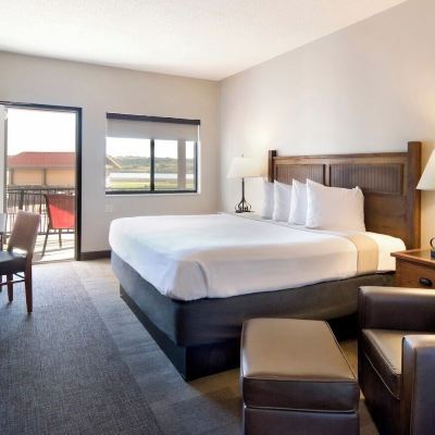 Standard Room, 1 King Bed, River View (2nd Floor Riverside King Guestroom) Arrowwood Resort at Cedar Shore Promo Code