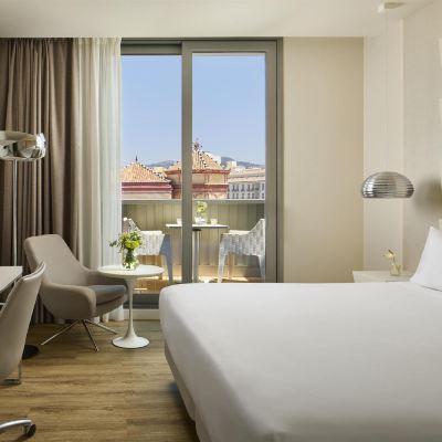 標準雙人床房（景觀露台） NH馬拉加酒店優惠