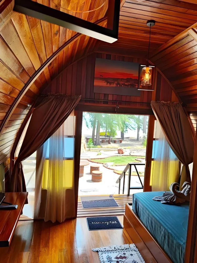 บังกะโล-หันหน้าเข้าหาแม่น้ำ