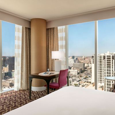 Signature Corner 1 King, 410Sf 38Sm, Floors 8-37, Skyline Views, Shower And Soaking Tub Fairmont Austin Promo Code