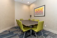Holiday Inn Express & Suites CHILLIWACK EAST by IHG