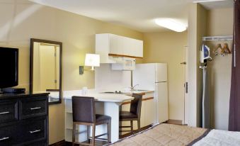 Extended Stay America Suites - Kansas City - Country Club Plaza