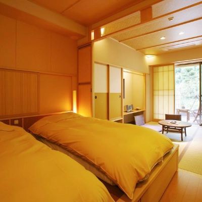 Deluxe Japanese Style Twin Room with Private Bathroom