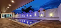 King Royal Hotel