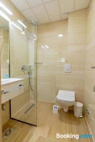 带山景的双人间