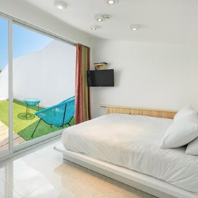 Room 104 (Heated Pool/SPA/Campfire) 거제도 스타마린풀빌라 쿠폰