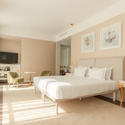 Junior King Suite with River View Boscolo Lyon Promo Code
