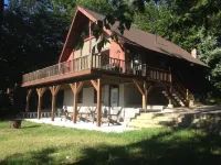 Fabulous Mountain View Chalet close to Everything in North Conway.  Pet Friendly