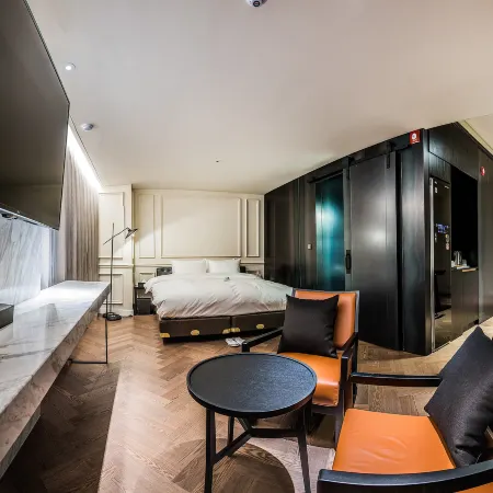 Rivertain Hotel
